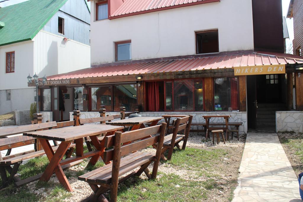 Hostel Hikers Den Жабляк Екстер'єр фото